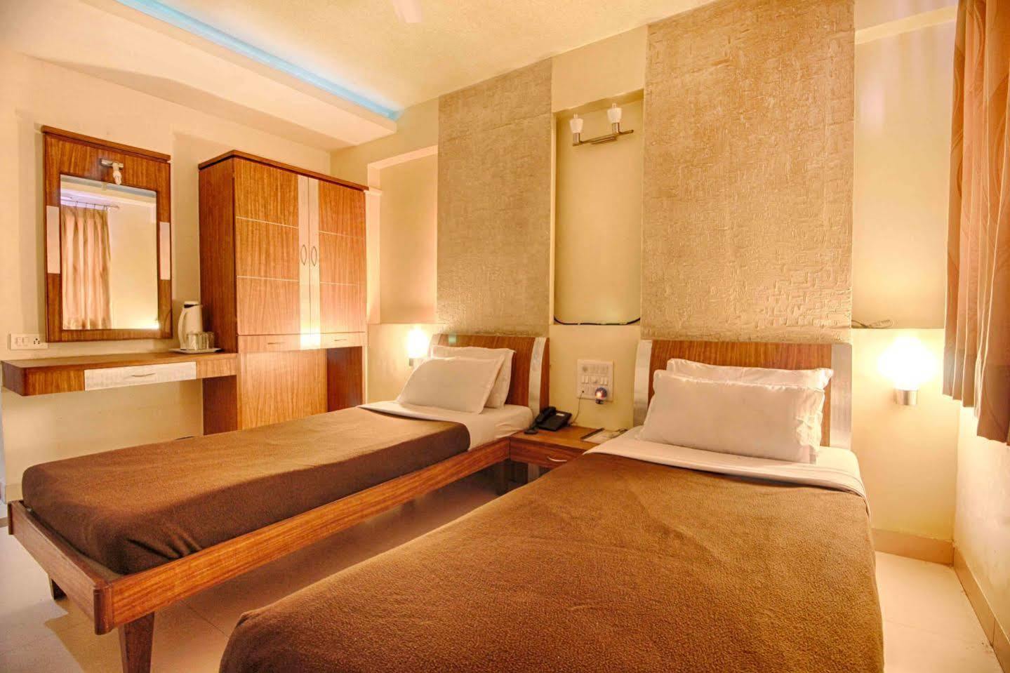 Hotel Parth Residency Ahmadábád Exteriér fotografie
